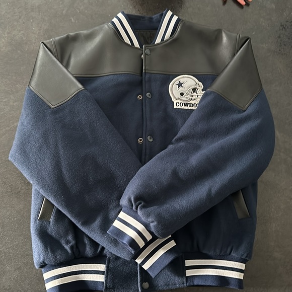 Size L Dallas Cowboys Letterman Jacket- No Tags in Jacket [Brand or Size Tag] - Picture 3 of 4